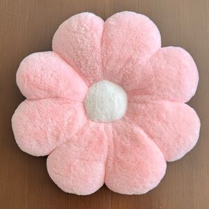 🌸 Pink Flower Shaped Pillow/Plush Cushion for Bohemian Style Room Decor